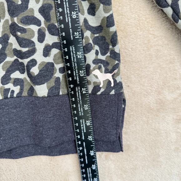 Pink By Victoria's Secret Sweatshirt Womens S Green Camo Off Shoulder Pullover - Picture 5 of 9